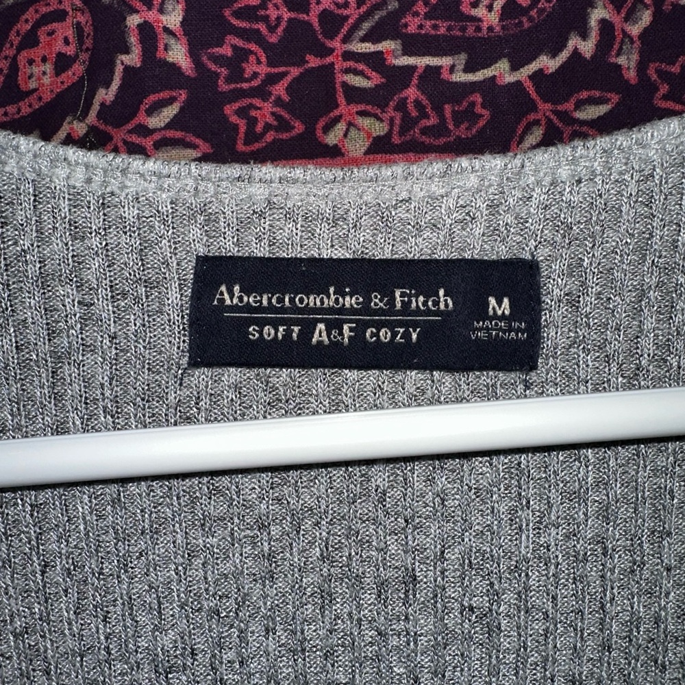 Abercrombie & Fitch Heather Gray Tie-Front Cardigan - Picture 2 of 4